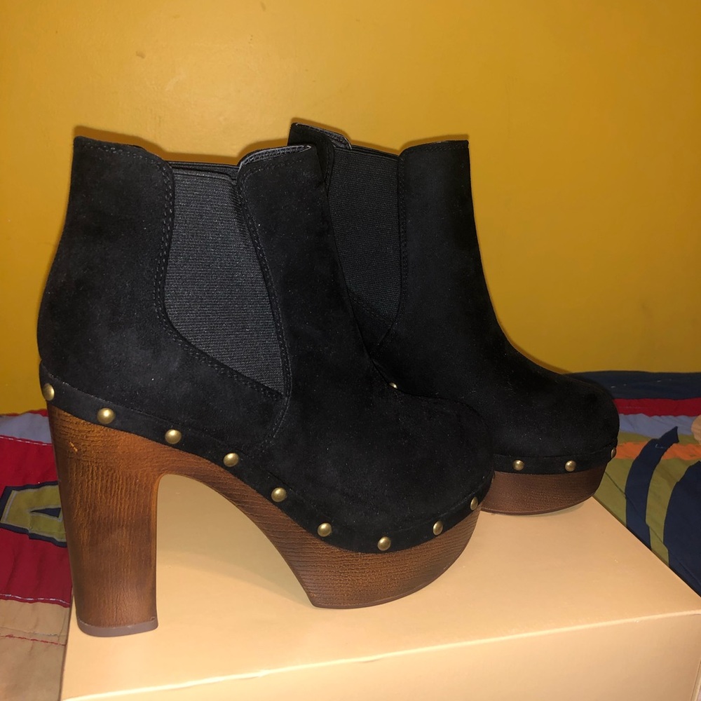Womens Stylish Boots